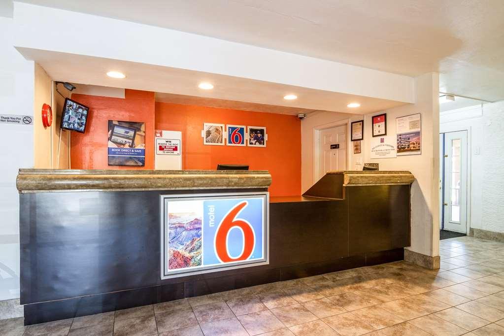 Motel 6 Glendale Az İç mekan fotoğraf