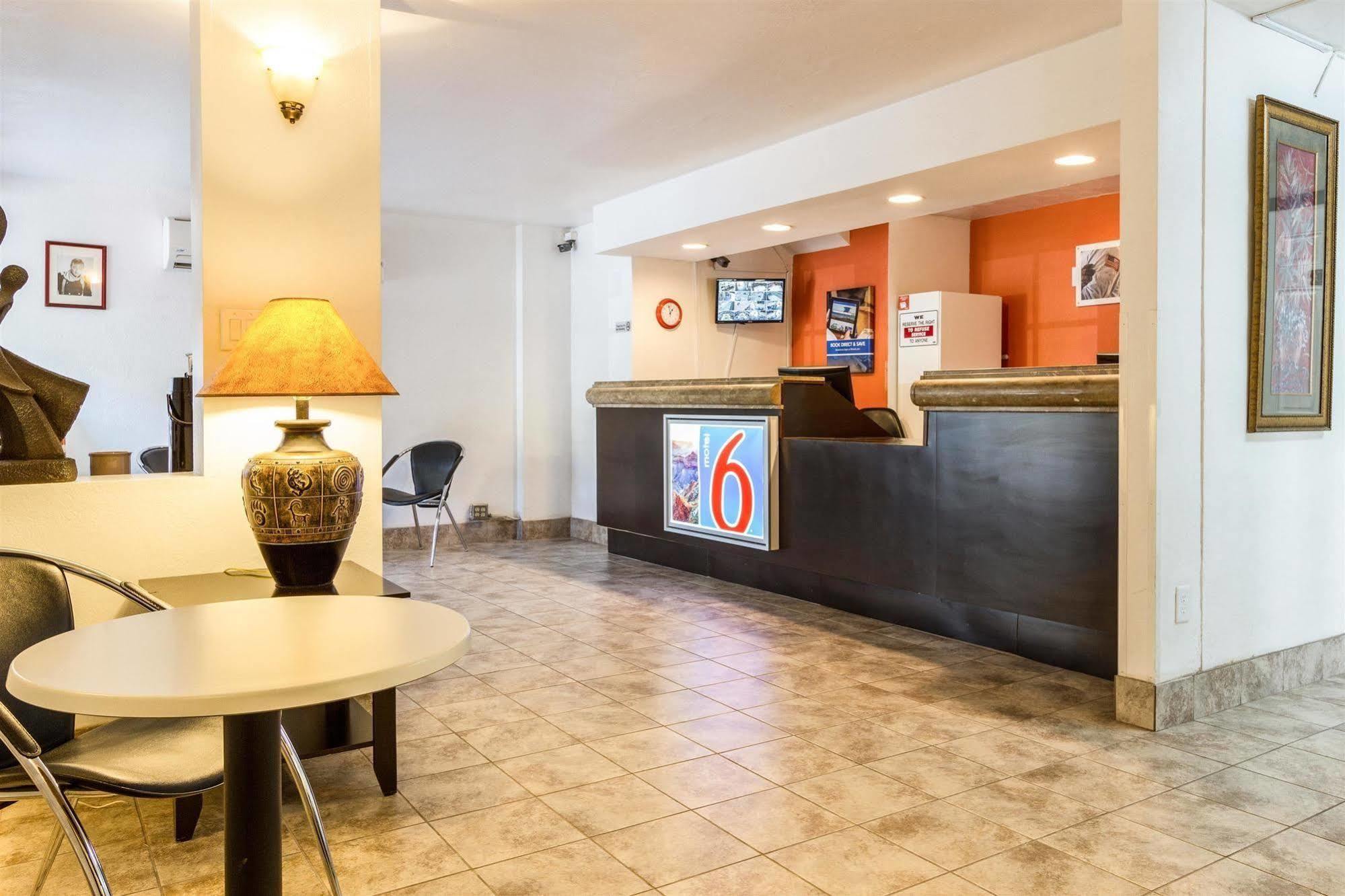 Motel 6 Glendale Az Dış mekan fotoğraf