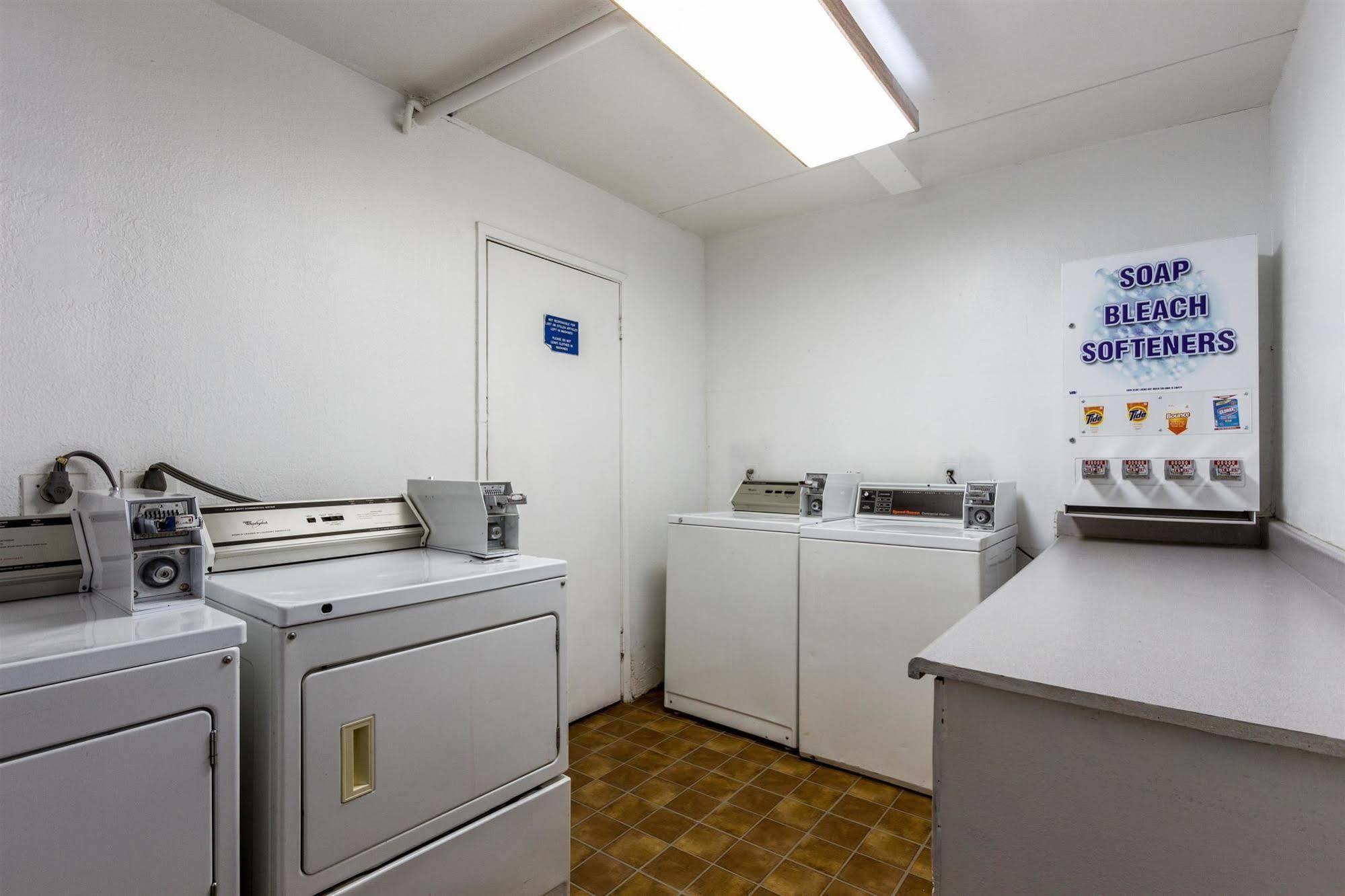 Motel 6 Glendale Az Dış mekan fotoğraf